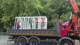 la compleja instalación de dos enormes Cuadros Eléctricos en el Hospital Aita Menni de Mondragon