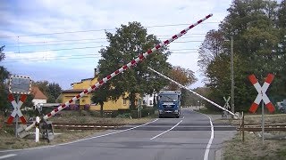 Spoorwegovergang Wahrenbrück (D) // Railroad crossing // Bahnübergang