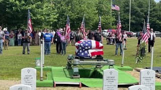 A US veteran died at a nursing home, abandoned. Hundreds of strangers came to say goodbye
