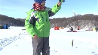 寒さの中でも釣り客の笑顔光る…網走湖のワカサギ釣り解禁 手ぶらOKの人気スポット (21/01/06 07:00)