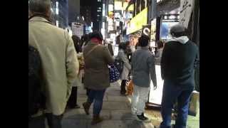 Nishi-Shinjuku - Late Night Crowds 西新宿居酒屋人々 (元淀橋) 130226