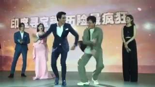 Jackie Chan & Sonu Sood Dancing on Daler Mehndi's Song 'Tunak Tunak Tun'