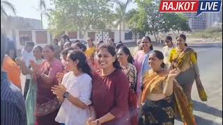 Rajkot Live રાસ ગરબાની રમઝટ સાથે મતદાન રંગીલા રાજકોટવાસીઓ