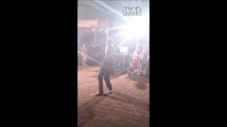 广州流浪艺人阿龙(Chinese Street Performer Alon)-梦里水乡