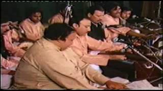 Nusrat fateh Ali Khan - Phiroon Dhoond Tha Maikadah Tauba Tauba part 1/3