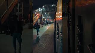 Dard Dilo Ke kam Ho jaate 💔 status railway#newstatus, Newsong, Newhindi, Newstatus4kvideo, #newvideo