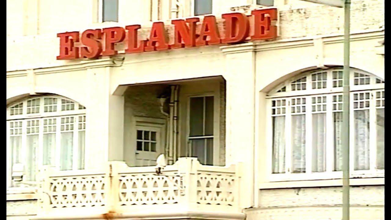 Esplanade Hotel Bottlebank Comparison 1 5 Min Youtube