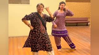 zara noor abbas dance video goes viral | pakistani actress zara noor abbas dancing with her teacher