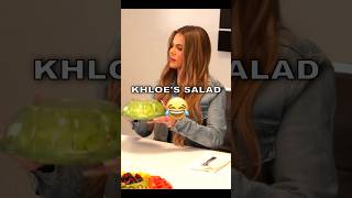 Khloé teaches the Kardashian salad shaking 😂 Result at the end #thekardashians
