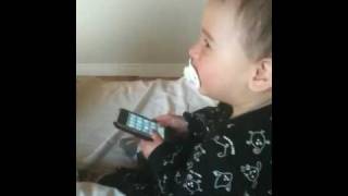 Elliot låser upp iPhone