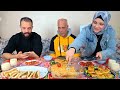 تحدي اللي تقدرتاكله💵ع سفره العشق🌮حماسي صدمنا عم الشباب