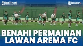 BERBENAH PEMAIN JELANG LAWAN AREMA FC, PERSIB BANDUNG LATIHAN DI STADION SILIWANGI