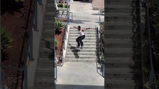 éS | Jonny Hernandez | Frontside Flip