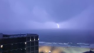 [4K] 태풍 오마이스 부산 강타! 해운대에 부는 엄청난 비 바람과 낙뢰 (Typhoon Omais hit Pusan, South Korea)