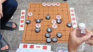 神秘高手布局专业攻杀绝妙，象棋大师孙浩宇竟招架不住：要投降了