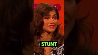 Zendaya does a cool trick in interview #zendaya #tomholland #shorts