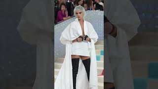 Cara Delevingne honors Karl Lagerfeld’s hair, iconic white shirt at Met Gala 2023 #shorts | PageSix