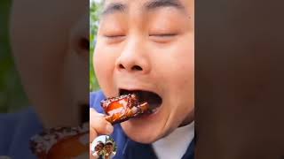 Boys and girls eating compilation Credits: Songsong and Ermao Big and Fast Eaters Spicy Momo Part 2