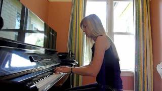 Lara plays the Mortal Kombat theme on piano! (piano cover)