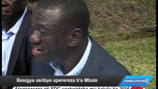 Besigye asiibye alambula bannakibiina