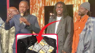 Wally Seck offre un sac plein d'argent aux comédiens Doucouré, Djiby Sèye, Amdy Minion ... à la 2Stv