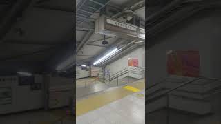 【上野駅・改札内】3F連絡通路の360度の風景。14,15番線（宇都宮線・高崎線）ホームへ繋がる階段付近（東京都台東区のターミナル駅）JR EAST Ueno Station JAPAN TRAVEL