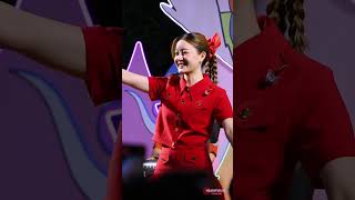 INK Waruntorn 'ดีใจด้วยนะ (Glad)' 4K Fancam| Shinchan Winter Wonderland @ Terminal21 Rama3 241220