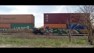 (Sunny Wednesday Afternoon Catches) CN Q120 \u0026 CN E271 At Burlington West Mile 49 Halton Subdivision