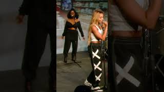 Tinashe performing \