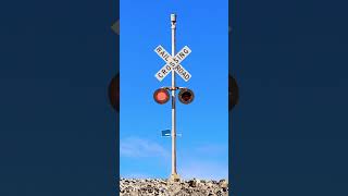 崖を超えるふみきりカンカン😂😂😂Railroad Crossing that Crosses a Cliff #Shorts #踏切