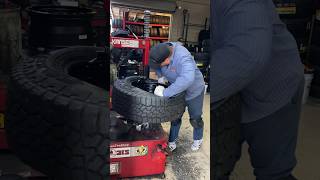 Installing a tire on a new rim #reyestireshop