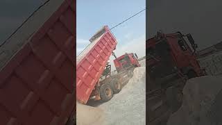 Amazing 12 Tire Big Sino Truck Offloading Stone Dust#bigtrucks#sinotruk#truck#amazing