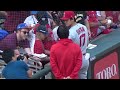 敵地でも必ずファンサービス【大谷翔平選手】ちびっこ達やファンにサインをする shohei ohtani fan service vs twins 7.24.2021