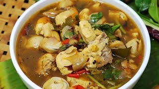 ไก่เหนียวต้มปลาร้า Thai Spicy Chicken Soup (Tom Yum Gai)