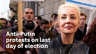 Russia elections: Anti-Putin protests on final day of voting