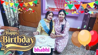 bhabhi ki party 😄🎁🎂✨🎊#18November2024 #brithdayvideo #comedy #nishavlograebareily👑✨