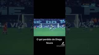 O gol perdido de Diego Souza na Libertadores de 2012