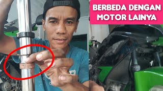 Cara mengganti sil shock depan kawazaki ninja/klx sama juga.