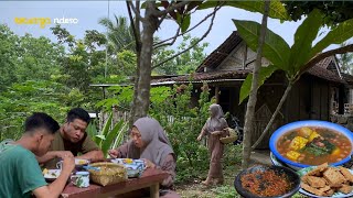 sayur asem, sambel terasi, tempe goreng, sarapan pagi bersama keluarga, masakan desa