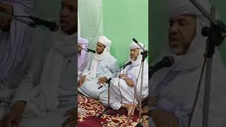 قراءة جماعية بالمدرسة القرآنية الطاهرية بسالي أدرار بقيادة الشيخ محمد الشرويني