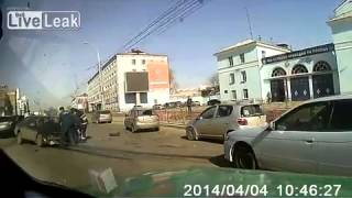 Nasty T Bone Crash at Intersection Caught on Dashcam