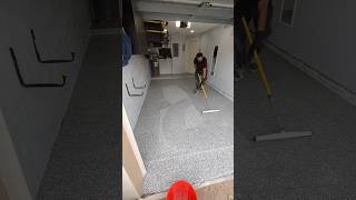 Coating Flakes Epoxy Garage with Polyaspartic top coat