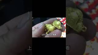 女子花150块买的黄金锁，剪开竟是真黄金，到底咋回事？!【小汉锤金块】