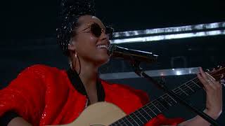 Alicia Keys Performs 'In Common' at BET Awards 2016