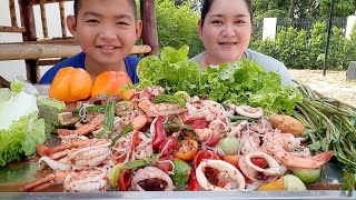 ตำขนมจีนทะเลแซบๆ มื้อนี้ได้กุ้งโตใหญ่เต็มปากเต็มคำแซบหลายเด้อจ้า 8 พฤษภาคม พ.ศ.2566