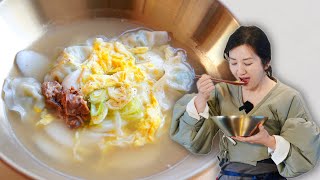 Easy Korean Lunar New Year Soup l Tteok Mandu Guk