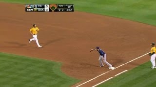 TB@OAK: Jennings makes grab, doubles Smith off first