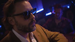 Tomasz Makowiecki - Bardziej niż zwykle (Official Video)