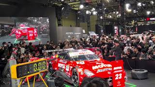 素早いタイヤ🛞交換、給油⛽️ナット締め‼️Quick tire 🛞 replacement, refueling ⛽️ nut tightening!!️ Tokyo Auto Salon 2025