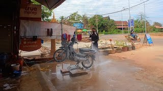 So Smart Washing Motorcycle Using Foam/ ងាយស្រួលលាងម៉ូតូជាមួយនឹងហ្វូម/